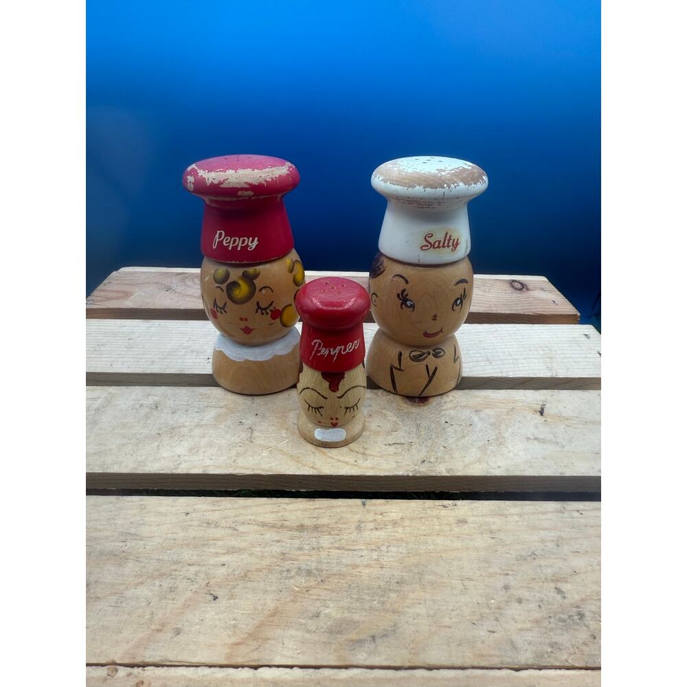 Vintage Hand Painted Wooden Chef Salt & Pepper Shakers Set with Mini Pepper